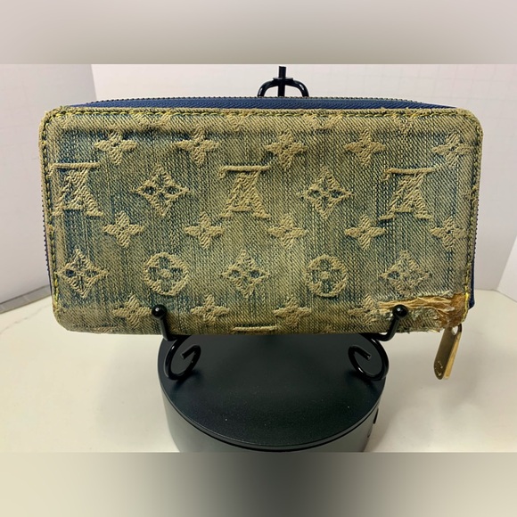 Louis Vuitton Denim Wallet w/ Leather interior Rare COA - Picture 3 of 15